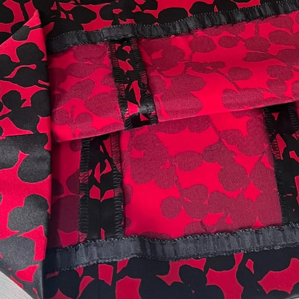 Maggy London Sleeveless Red and Black Satin Dress SIZE 8 - Picture 7 of 16